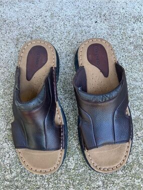 Skechers Men’s Dark Brown Leather Slip-On Clogs